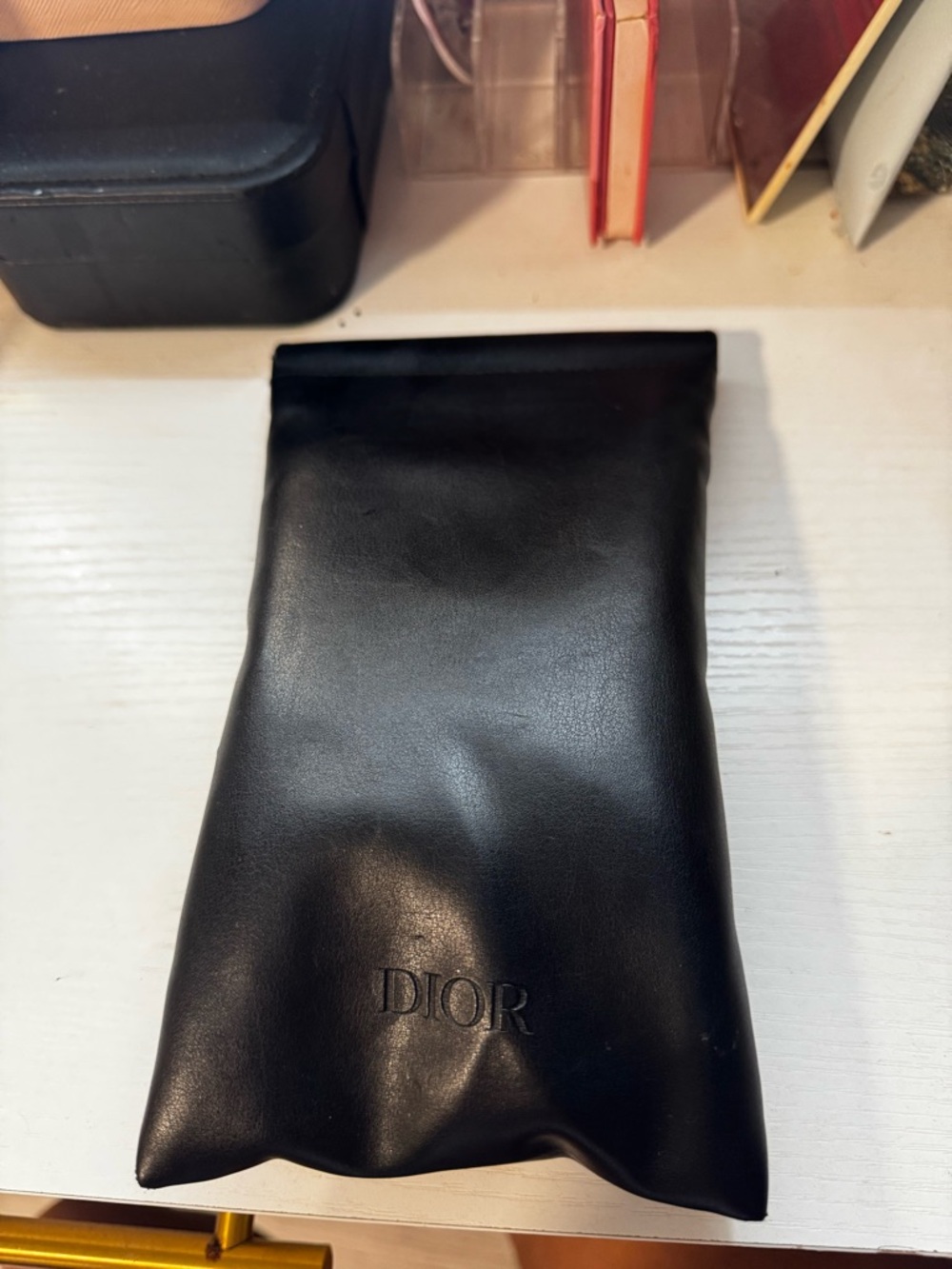 Dior so light sunglasses 
#sunglasses #goggles #dior - Picture 8 of 8